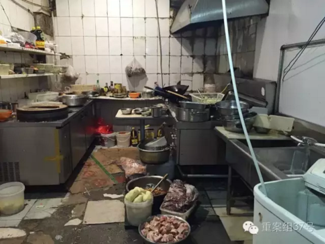 厕所洗菜 黑作坊办假证挤进百度美团外卖推荐